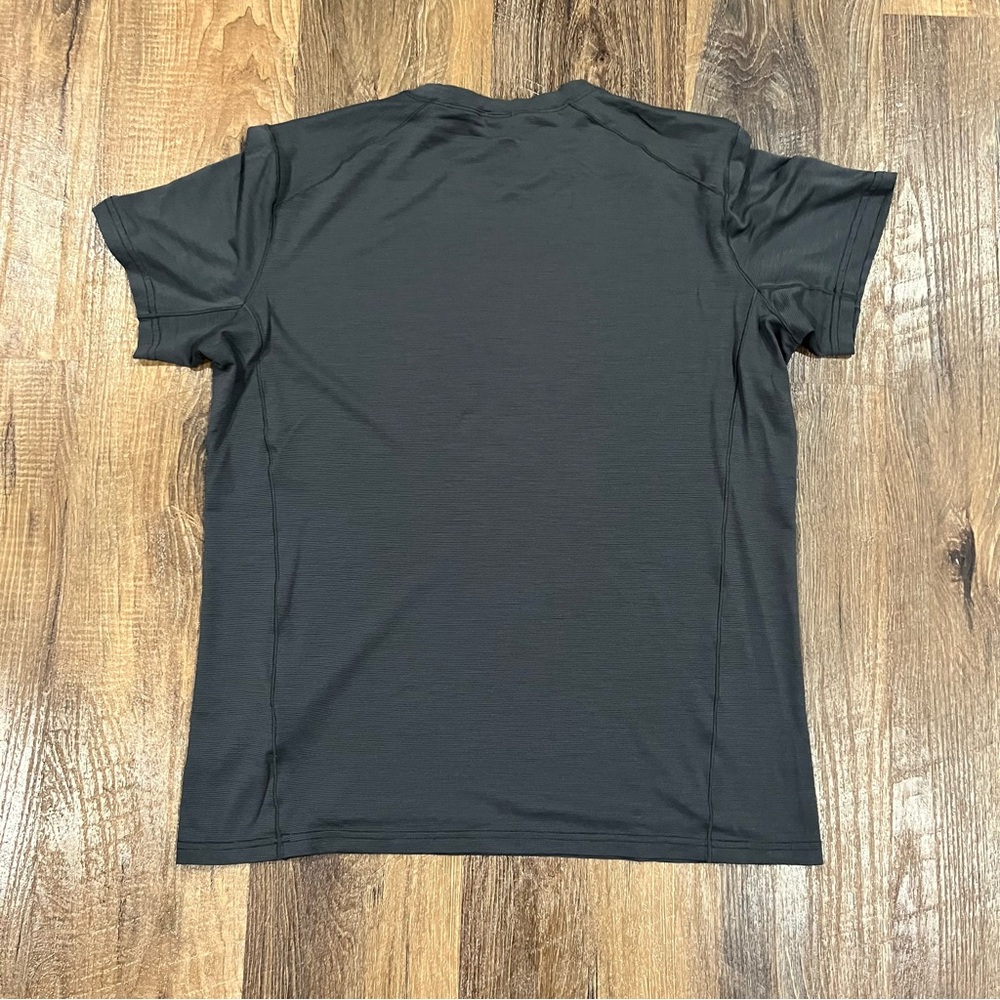 Kuhl Valiant T-Shirt Men Medium Gray Performance Outdoor Baselayer Merino Wool - Picture 2 of 6